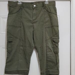 Lee Olive Green Capris